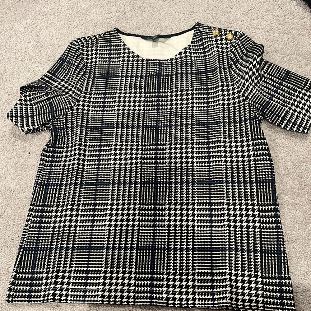 Short sleeve dressy-casual blouse